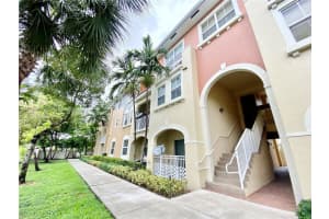 10885 Nw 89th Ter 106 Doral, FL 33178 - MLS#A11905640