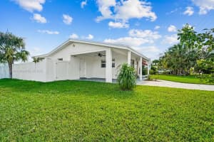 1006 S Arnold Ave, Lantana, FL 33462, - MLS#A11905708