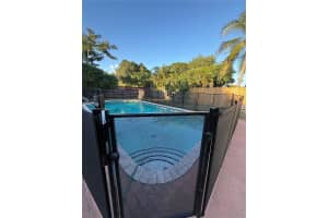 828 Fairway Dr Plantation, FL 33317 - MLS#A11905764