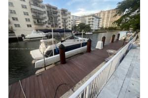 3915 Ne 168th St 3915 North Miami Beach, FL 33160 - MLS#A11905798