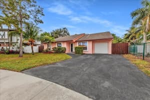 3930 Nw 79th Way, Davie
