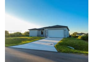 2615 68th St W Lehigh Acres, FL 33971 - MLS#A11905942