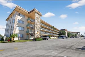 300 S Village Green Cir S 407, Palm Springs