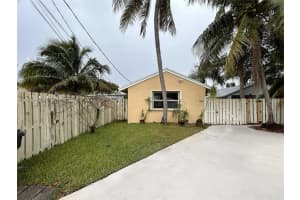 1644 Jackson St Hollywood, FL 33020 - MLS#A11905961