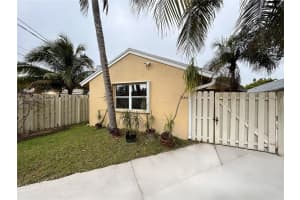 1644 Jackson St Hollywood, FL 33020 - MLS#A11905961