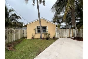 1644 Jackson St Hollywood, FL 33020 - MLS#A11905961