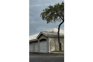 2831 N Oakland Forest Dr 201, Oakland Park