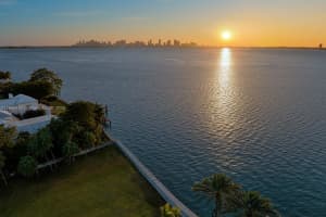 5840 N Bay Rd Miami Beach, FL 33140 - MLS#A11906157