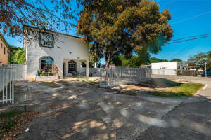 4028 Nw 23rd Ct, Miami