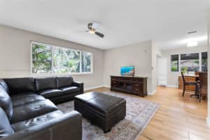 1532 Ne 39th St, Oakland Park