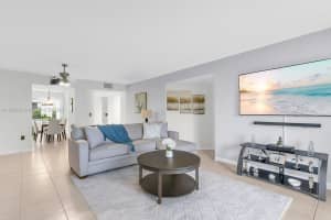 801 Sw 138th Ave 310e, Pembroke Pines