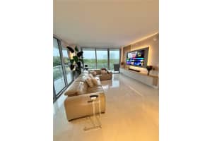 16385 Biscayne Blvd 301 North Miami Beach, FL 33160 - MLS#A11906366