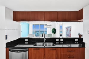 1800 N Bayshore Dr 2407 Miami, FL 33132 - MLS#A11906370