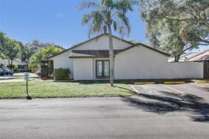 1590 Nw 98th Ter, Pembroke Pines