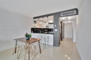 3375 N Country Club Dr 1603, Aventura