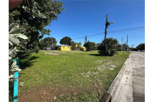 733 Nw 27th Ave Fort Lauderdale, FL 33311 - MLS#A11906584