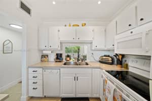 3530 Nw 52nd Ave 606 Lauderdale Lakes, FL 33319 - MLS#A11906711