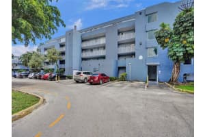 9375 Fontainebleau Blvd L305, Miami