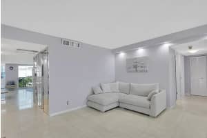 1880 S Ocean Dr 704 Hallandale Beach, FL 33009 - MLS#A11906746