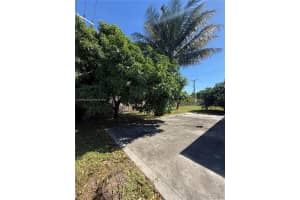 11325 Nw 59th Ct Hialeah, FL 33012 - MLS#A11906856