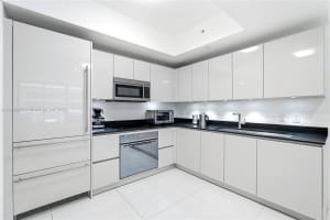 1010 Brickell Ave 3006 Miami, FL 33131 - MLS#A11906986