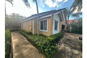 10153 Nw 3rd Ct, Plantation 10153 Nw 3rd Ct, Plantation