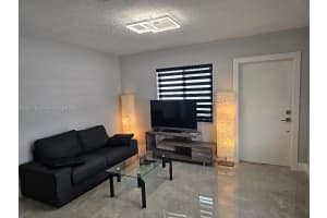 2228 N 19th Ave E Hollywood, FL 33020 - MLS#A11907185