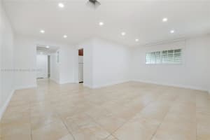7937 Camino Cir D-11, Miami