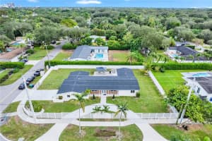 10705 Sw 87th Ave, Miami