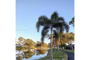 442 Pine Glen Ln D-2, Green Acres