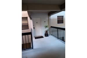 461 Ives Dairy Rd 304-2 Miami, FL 33179 - MLS#A11907580