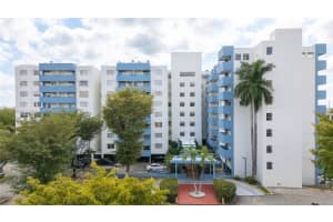 5050 Nw 7th St 309, Miami