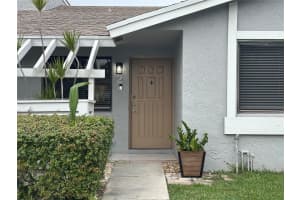 603 Racquet Club Rd 2 Weston, FL 33326 - MLS#A11907675