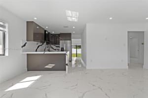 8761 Sw 34th St 8761 Miami, FL 33165 Sold 12/17/25