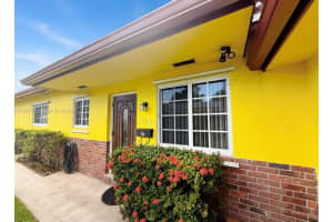 216 Sw 10th St 2 Hallandale Beach, FL 33009 - MLS#A11907709