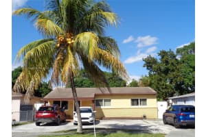 385 E 56th St, Hialeah