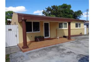 385 E 56th St Hialeah, FL 33013 - MLS#A11907728