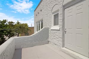 327 Sw 20th St 2 Fort Lauderdale, FL 33315 - MLS#A11907756