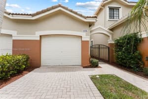 4056 Timber Cove Ln 4056, Weston
