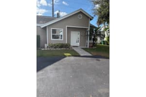 1141 Sw 111th Way, Davie