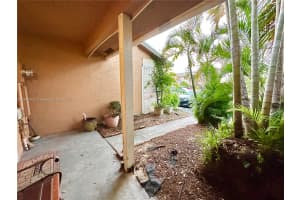 10554 Nw 3rd St, Pembroke Pines