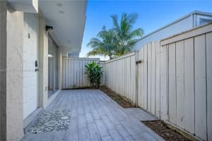 6835 Sw 45th Ln 2, Miami