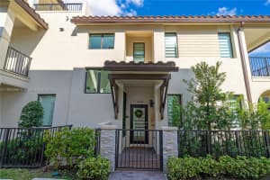 4608 Nw 83rd Pkwy Doral, FL 33166 - MLS#A11908065