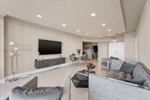 20281 E Country Club Dr 304 Aventura, FL 33180 - MLS#A11908146