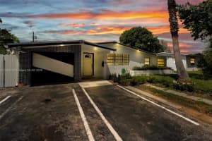 700 Sw 67th Ave, Pembroke Pines