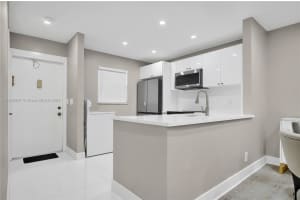 100 Ashbury Rd 103 Hollywood, FL 33024 - MLS#A11908207