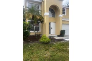 9454 Nw 8th Cir, Plantation