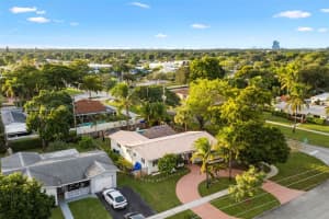 1220 E Hawthorne Cir Hollywood, FL 33021 - MLS#A11908227