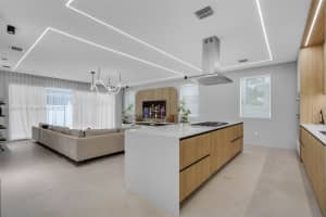 7533 Nw 98th Ct 7533 Doral, FL 33178 Sold 12/05/25