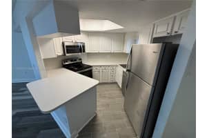 8245 Lake Dr 202 Doral, FL 33166 - MLS#A11908379